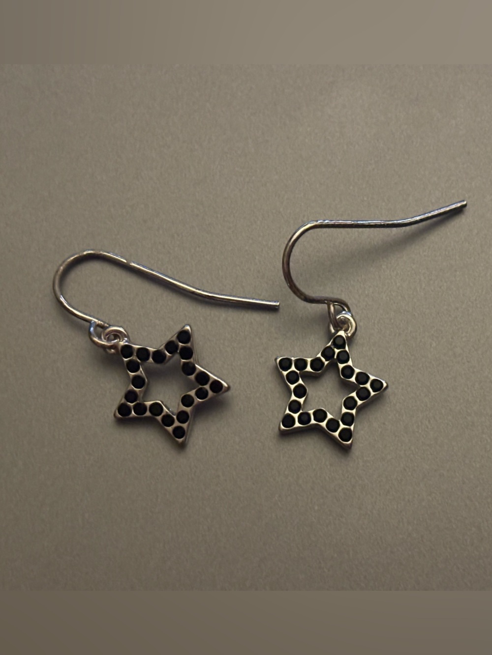 5 for 10 💵 star shaped hollow drop earring